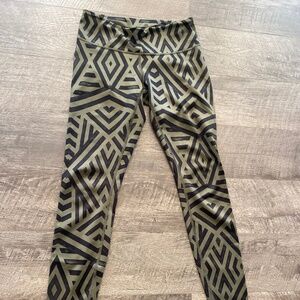 Lululemon Wunder Under low rise leggings